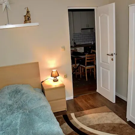 Keknefelejcs Vendeghaz زلاكاروس