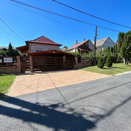 Keknefelejcs Vendeghaz * زلاكاروس